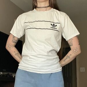 ☑️ Adidas Graphic Tee